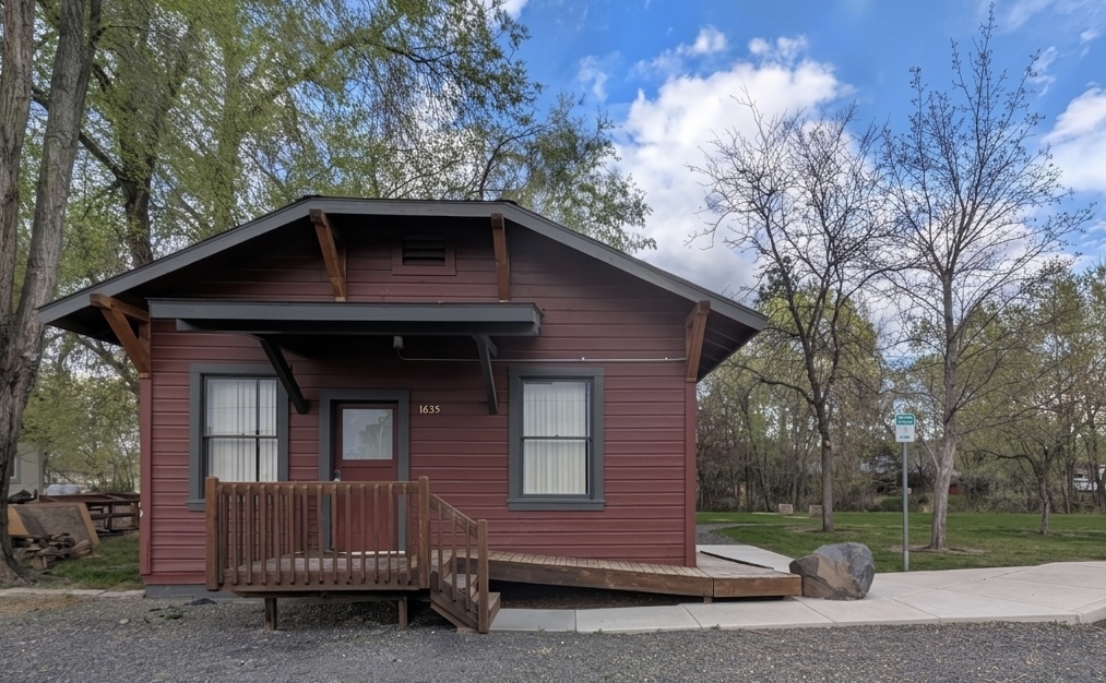 Juniper Art Guild on Mountain View Dr., Prineville, OR